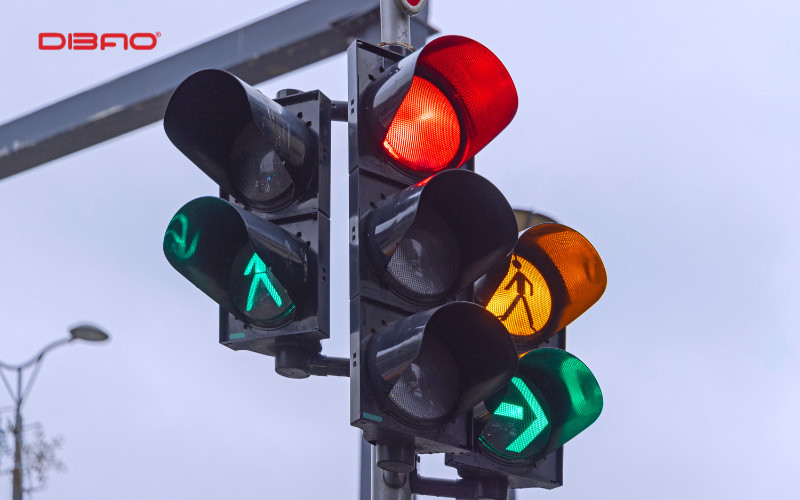 Bạn cần nắm rõ vượt đèn đỏ phạt bao nhiêu để hạn chế bị xử phạt không đáng có